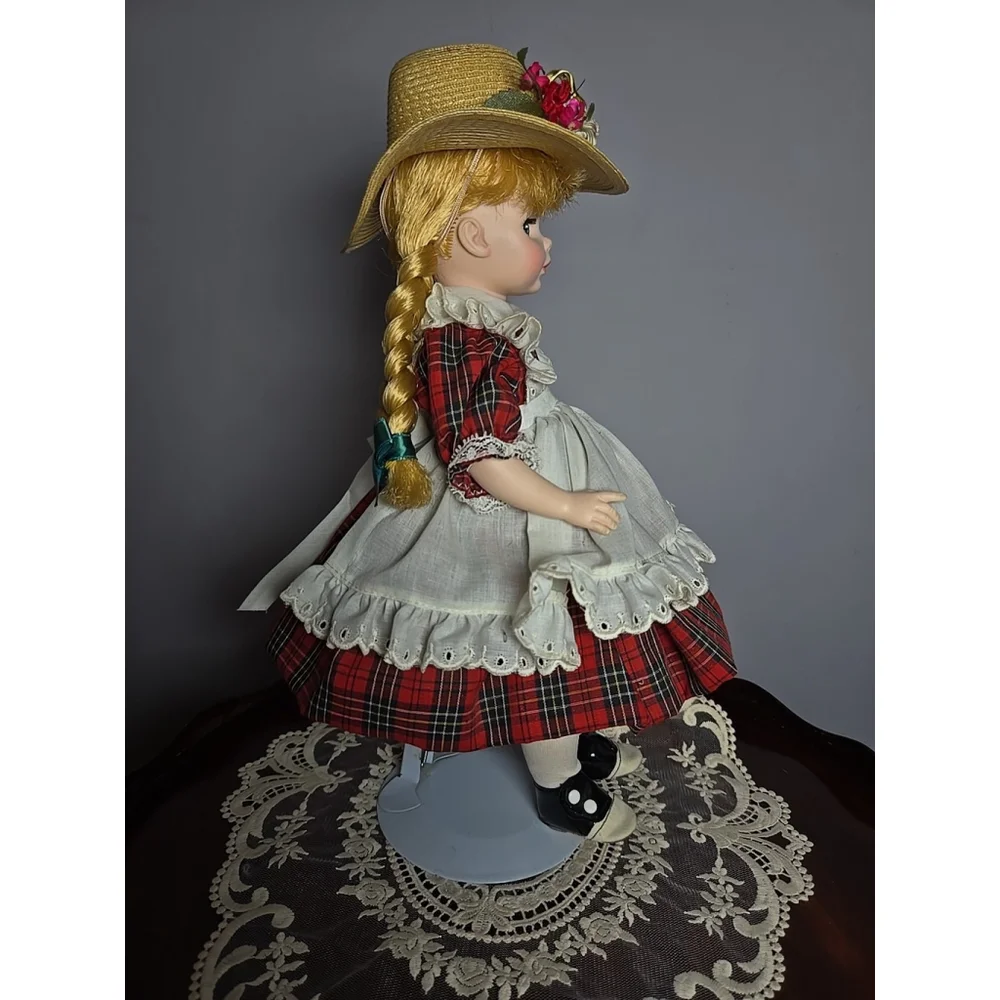 Vintage Doll. Madame Alexander. 
